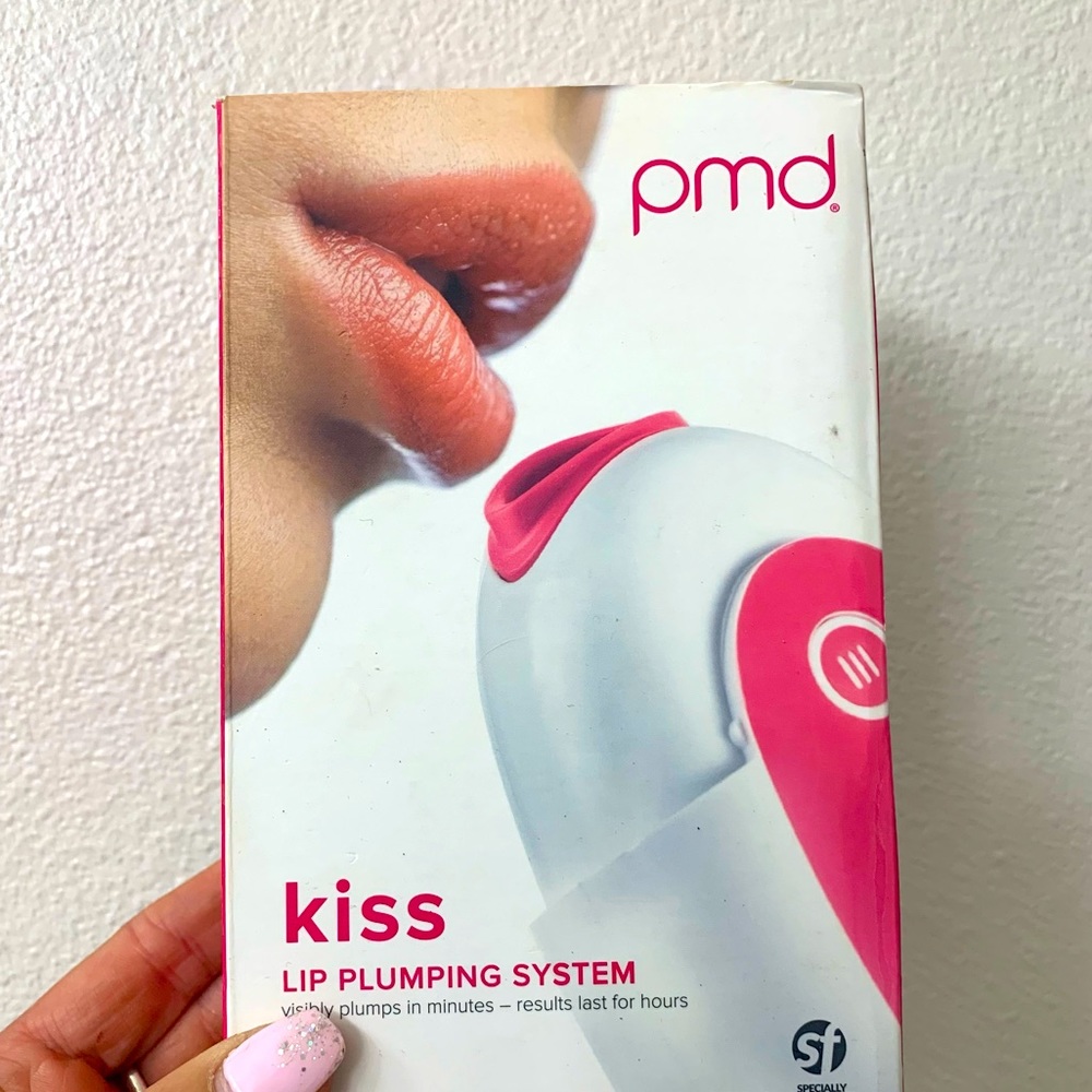 CLOSET CLEAR OUT Lip Plumper